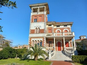 Villa in buono stato di 600 mq. a Marina Di Massa