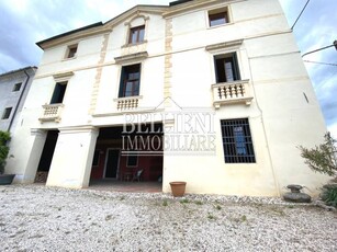 Villa in Vendita a Caldogno Rettorgole