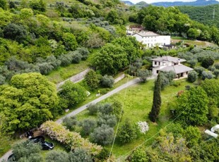 Villa in Vendita a Caprino Veronese Caprino Veronese