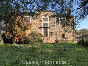 Villa in Vendita a Castel Sant'Elia