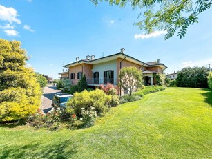 Villa in Vendita a Gattinara Gattinara
