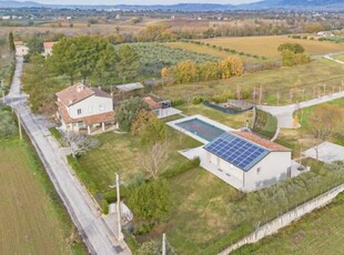 Villa in Vendita a Giano dell'Umbria Giano dell 'Umbria