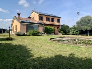 Villa in Vendita a Legnago Porto