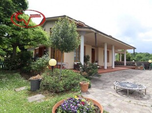 Villa in Vendita a Montevarchi