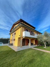 Villa in Vendita a Peschiera del Garda Peschiera del Garda