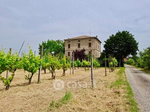 Villa in Vendita in a Parma