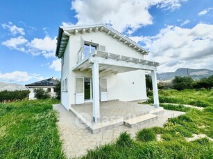 Villa in Vendita in Contrada Margi a Partinico