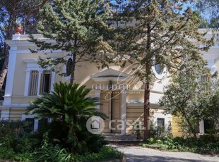 Villa in Vendita in Via Bitritto a Bari