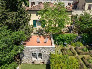 Villa in Vendita in Via Bolognese a Firenze