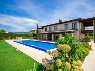 Villa in Vendita in Via Campagnola a Bardolino