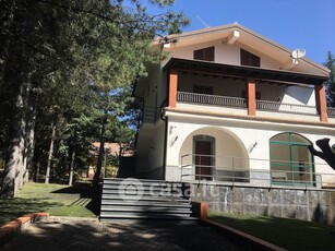Villa in Vendita in Via della Regione 38 a Pedara