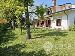 Villa in Vendita in Via Fratelli Kennedy a San Stino di Livenza