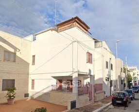 Villa in Vendita in Via Giuseppe Mazzini 15 a Casamassima