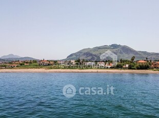 Villa in Vendita in Via Messina Marine 600 a Palermo