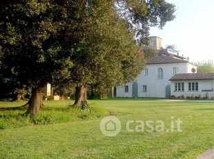 Villa in Vendita in Via Pietro di Lupo Parra a Cascina