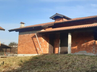 Villa nuova a Agrate Conturbia - Villa ristrutturata Agrate Conturbia
