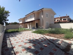 Villa nuova a Cerveteri - Villa ristrutturata Cerveteri