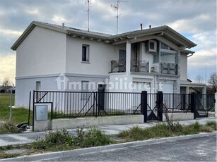 Villa nuova a Concordia sulla Secchia - Villa ristrutturata Concordia sulla Secchia