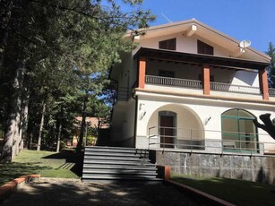 Villa Singola in Vendita ad Pedara - 280000 Euro