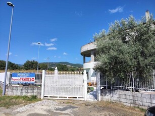 Villa Via Petrarosa, 12 Periferia quadrilocale 245mq