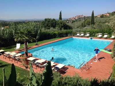 Agriturismo 'Borgo Dolci Colline Spa Querce' con piscina in comune, Wi-Fi e aria condizionata