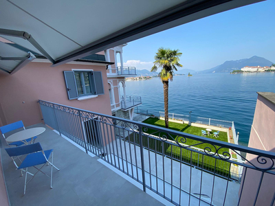 Butterfly apartment with lake view in Baveno