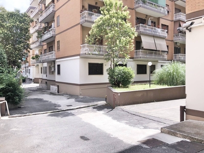 Quadrilocale in Via Val Maira 75 in zona Nuovo Salario, Prati Fiscali, Colle Salario a Roma