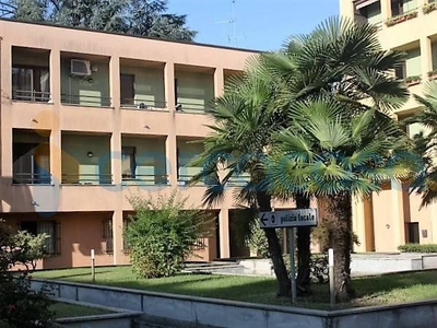 Ufficio in ottime condizioni, in affitto in Via Isonzo 5, Meda
