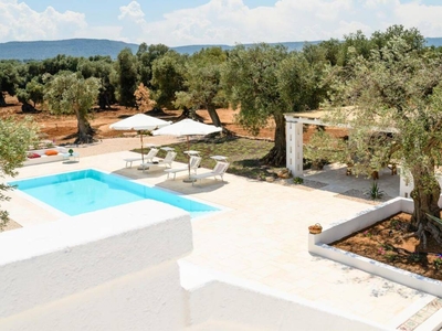 Confortevole casa a Ostuni con terrazza, piscina e giardino