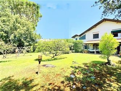 Villa in buono stato di 300 mq. a Lido Di Camaiore