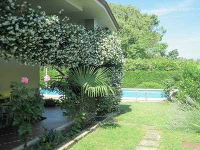 Villa moderna a Lazise con piscina privata