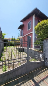 Bifamiliare in zona Lavinaio a Aci Sant'Antonio