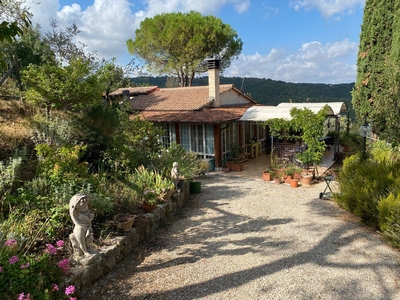 Casa singola in ottime condizioni in zona Colle a Bettona