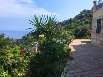 Villa vista mare a Bordighera