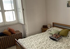 Stanza in affitto in appartamento con 3 camere da letto a Napoli