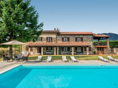 Casa a Colle Aprico con piscina, barbecue e giardino