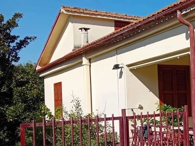 Casa Indipendente in Via Del Laghetto, 13, Civita Castellana (VT)