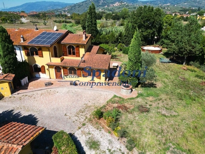 Villa bifamiliare in vendita a Buggiano Pistoia
