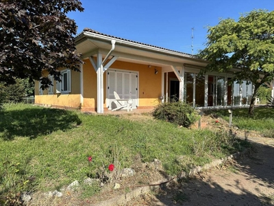 villa indipendente in vendita a Bressana Bottarone