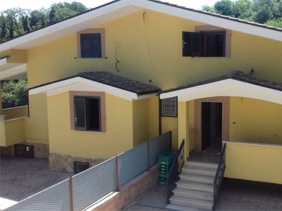 Appartamento in Via Castellone, Ceccano, 5 locali, 3 bagni, 145 m²