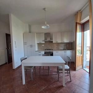 Appartamento in Via del sole, Montegiorgio, 5 locali, 1 bagno, 76 m²