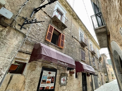 Appartamento in Via Domenico di murro, Colle San Magno, 5 locali