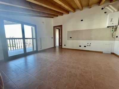 Bilocale a Bagnolo San Vito, 1 bagno, 50 m², 2° piano, terrazzo