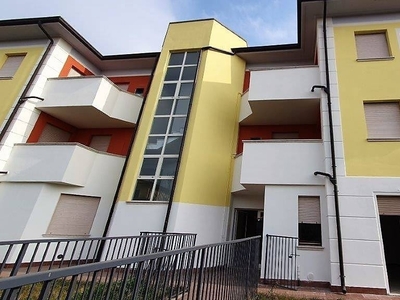 Bilocale a Mantova, 1 bagno, 56 m², ascensore, riscaldamento autonomo