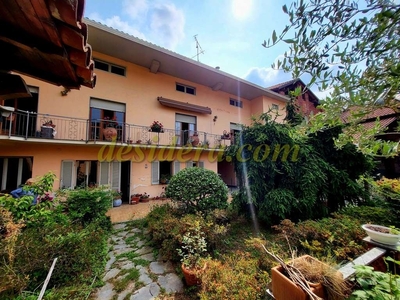 Casa indipendente a Cavaglio d'Agogna, 6 locali, 4 bagni, 550 m²