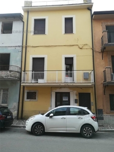 Casa indipendente a Pontecorvo, 6 locali, 2 bagni, 150 m², 1° piano
