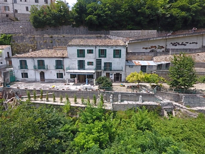 Casa indipendente - Casa singola a Farindola