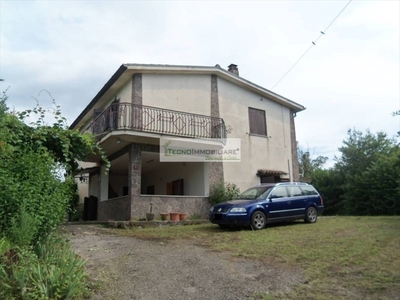 Casa indipendente in CONTRADA TORDONI, Pontecorvo, 5 locali, 2 bagni