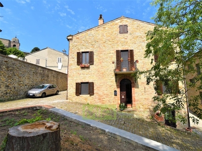 Casa indipendente in LARGO OSPEDALE, Santa Vittoria in Matenano