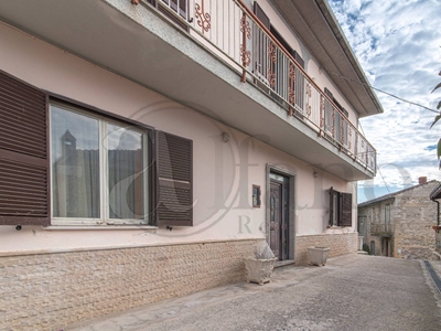 Casa indipendente in Via Arasciara, Monte San Giovanni Campano, 260 m²